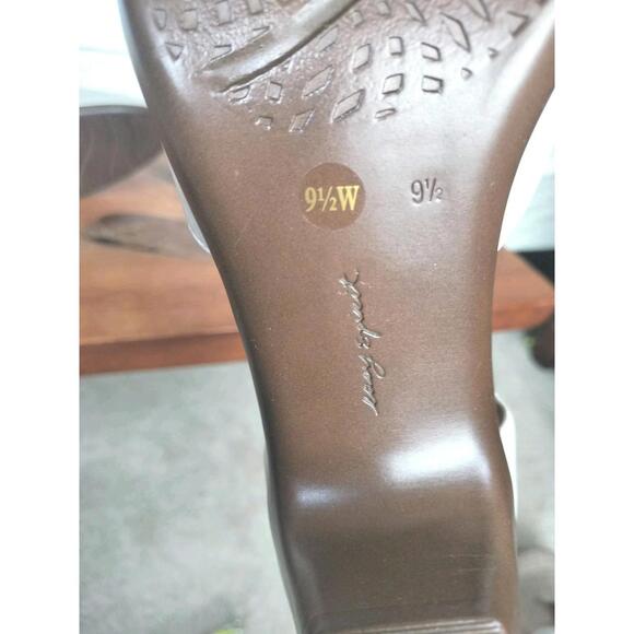 NWOT Easy Spirit Clarice Mary Jane Pumps Ivory Leather 9.5W Comfort - Picture 7 of 9